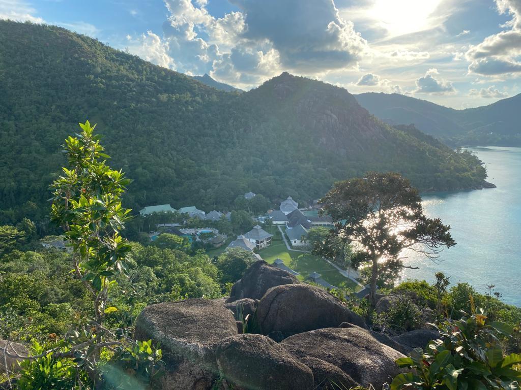 多美恩酒店 Anse Volbert Village 外观 照片